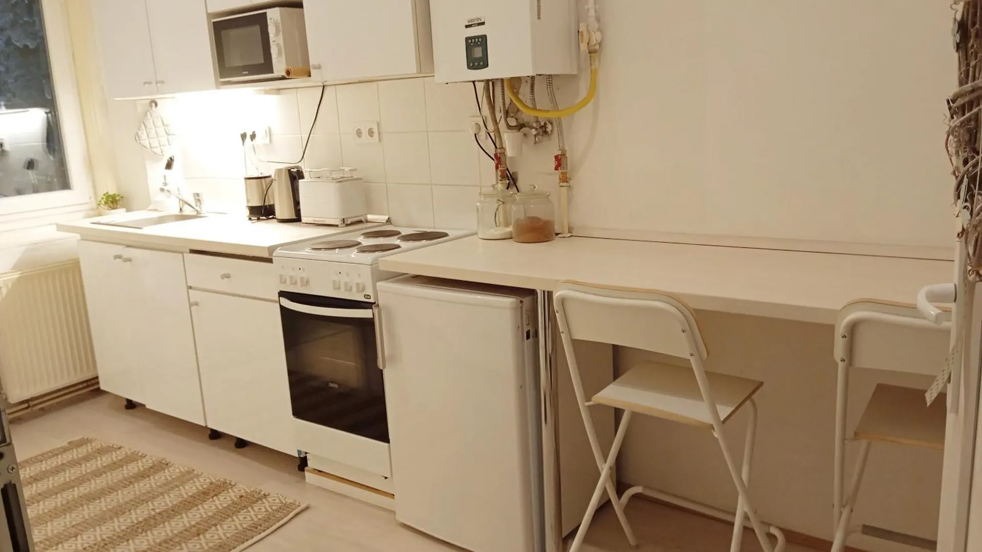 Cozy Studio In Central Budapest Near Ruined Bars Apartament