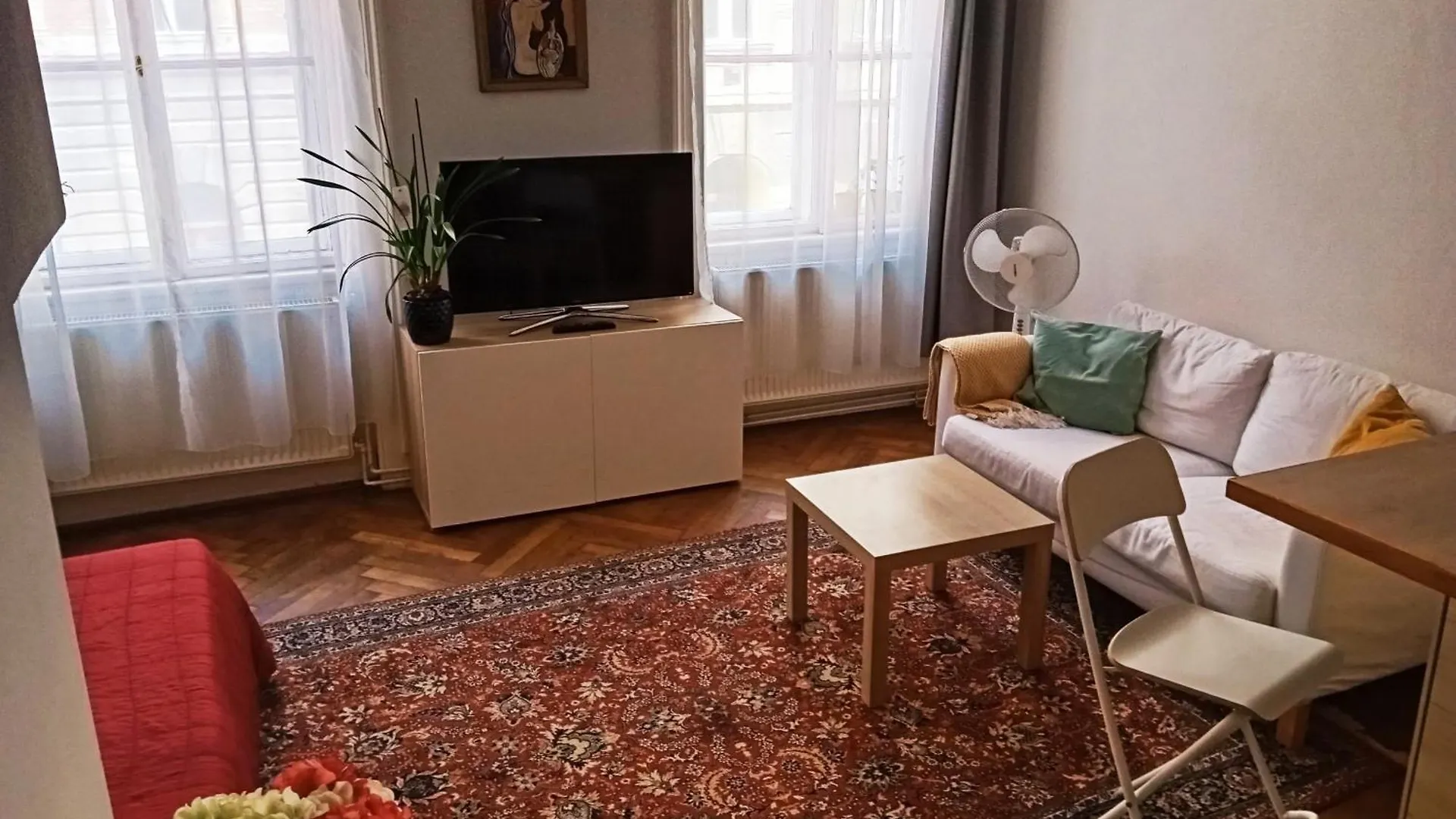 Cozy Studio In Central Budapest Near Ruined Bars 0*,  Węgry